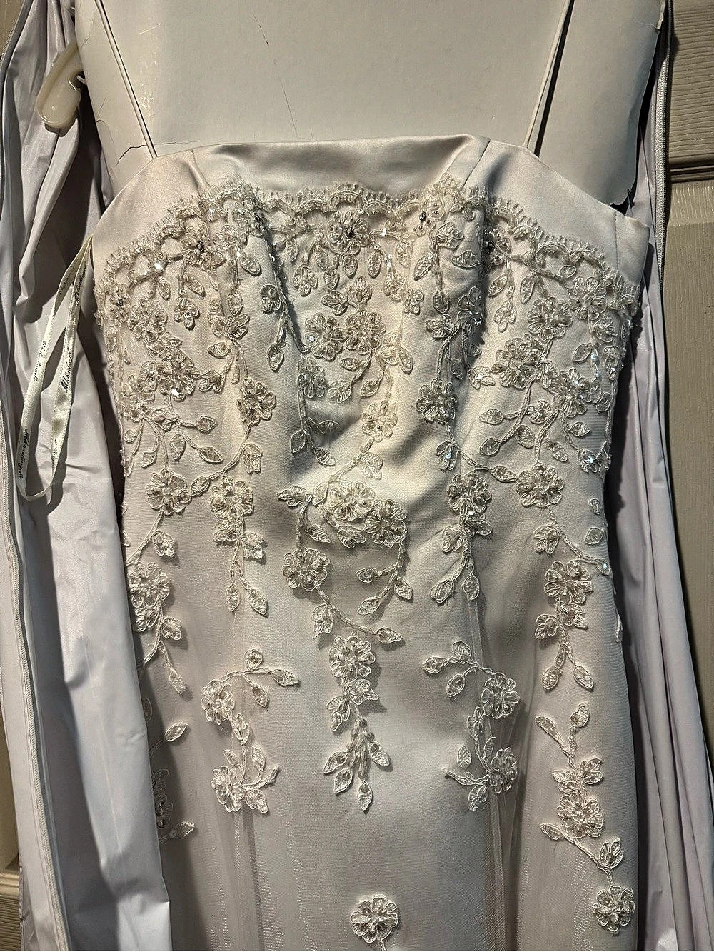 David's Bridal L6489 Floral Lace Wedding Gown Size 6